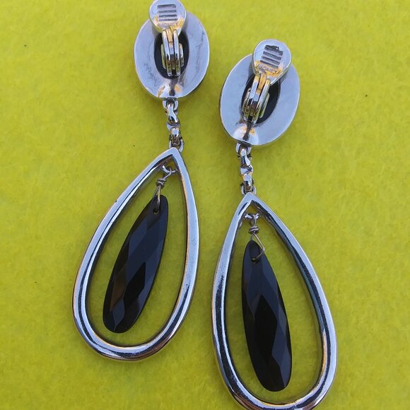 VTG Monet drop Dangle teardrop clip on earrings  rhinestones black cabochons - Picture 4 of 17